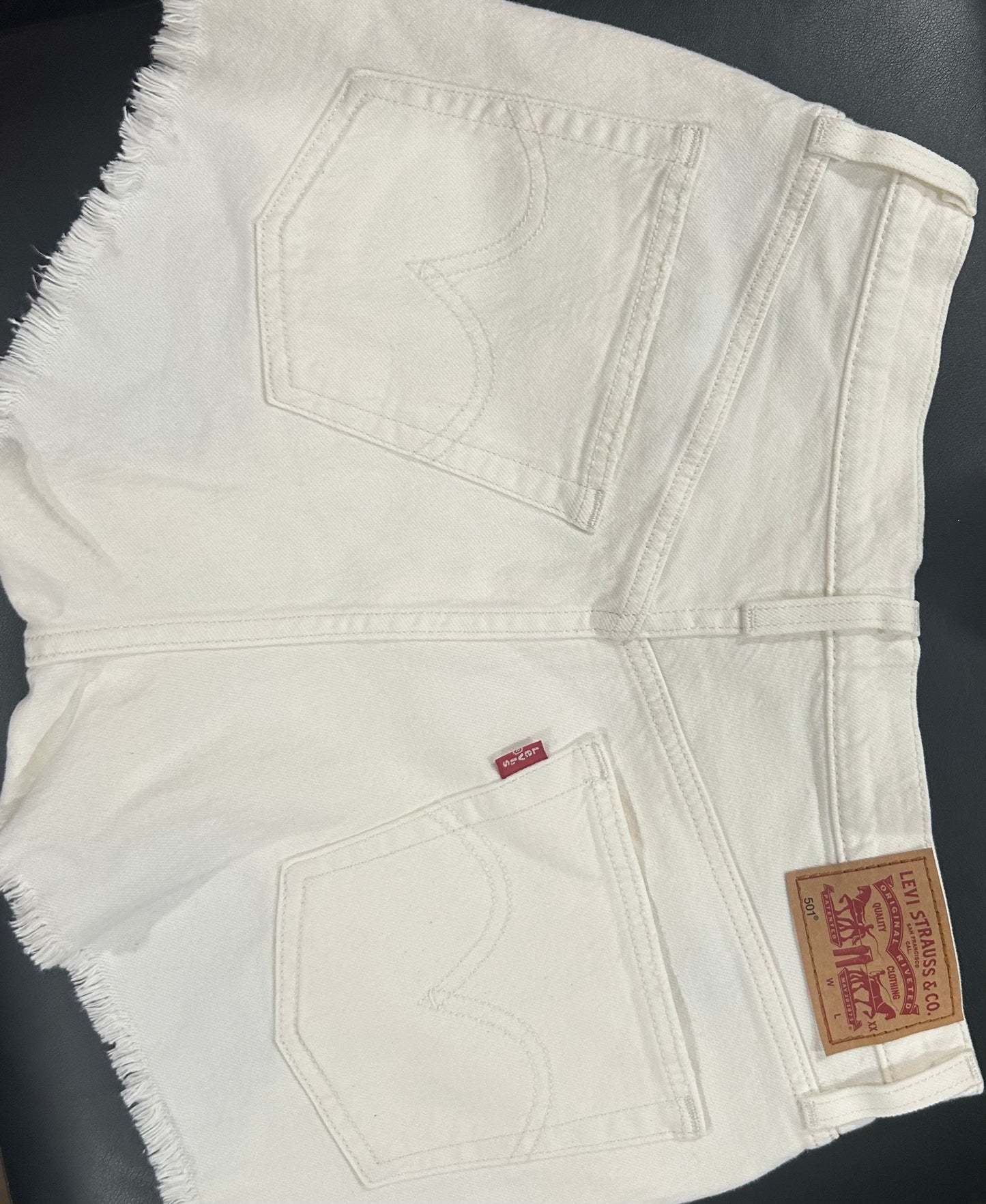 Levi's White 501 Denim
Cut Off Shorts Straight Hi Rise
Levi's